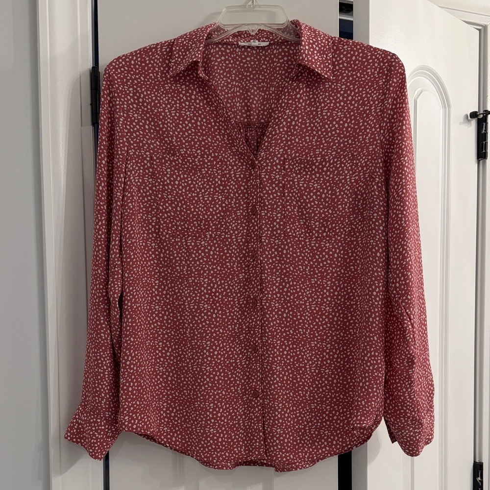 Maurice’s Long Sleeve Collared Blouse- Womens M- Mauve Speckled Print with White